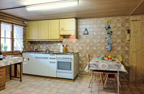 Frutigen Villa | Preciosa casa de vacaciones con WIFI, TV, mascotas permitida, vista panorámica y aparcamiento