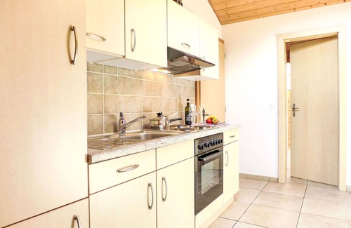 Frutigen Villa | Preciosa casa de vacaciones para 4 personas con WIFI, patio y aparcamiento