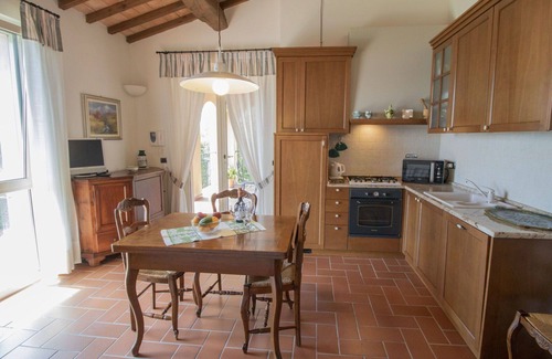 Magione Villa | Preciosa casa de vacaciones con piscina privada, jacuzzi, WIFI, A/C, TV, patio y aparcamiento