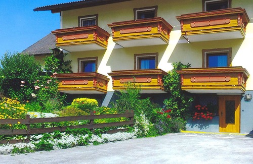 Aich Casa | Estupenda casa de vacaciones para 10 personas con WIFI, TV, patio y aparcamiento