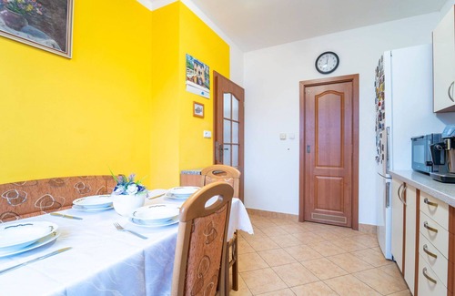 Kolin 2 Casa | Casa de vacaciones con WIFI, jacuzzi, piscina privada, TV, patio, aparcamiento