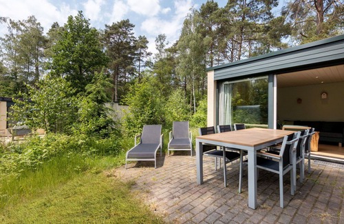 Bispingen Casa | Wonderful villa for 6 guests with WIFI, pool, TV, terrace and parking