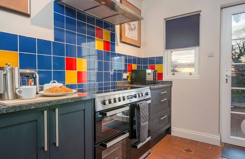 Carmarthen Casa | Casa de vacaciones con jacuzzi, WIFI, piscina privada, mascotas permitida, aparcamiento