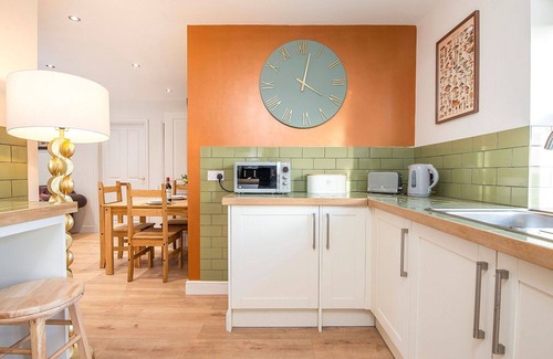 Carmarthen Casa | Casa de vacaciones con jacuzzi, WIFI, piscina privada, mascotas permitida, aparcamiento