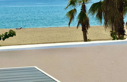 Torre del Mar Villa | MARAVILLOSA VENTANA AL MAR, CON PISCINA Y JARDIN, UN PEQUEÑO PARAISO.