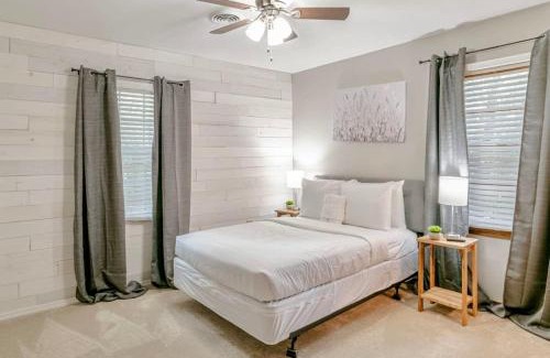 Mobile Casa | Wonderstruck on Wendover- 20 Mins to Downtown