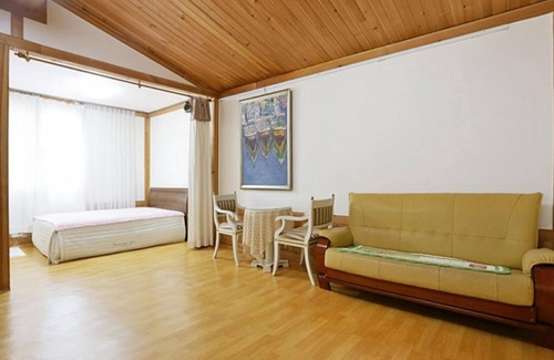 Wonju Casa | Wonju Chiaksan Juryeongol Pension