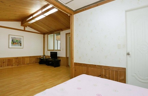 Wonju Casa | Wonju Chiaksan Juryeongol Pension