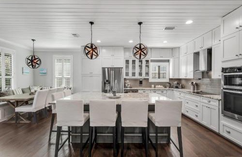 Sugarwood Beach Casa | Wood Beach Retreat Perfect 30A Location offering Easy Beach Access & Private Pool