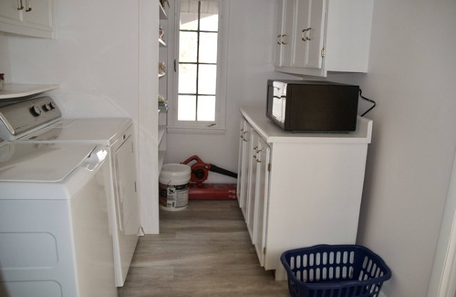 Andersonville Casa | 'Wood Duck Inn' Lakefront; Muelle privado; Enorme cubierta