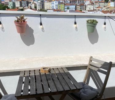 Coimbra City Centre Apartamento | Wood Essence Apartment - Cozy Balcony