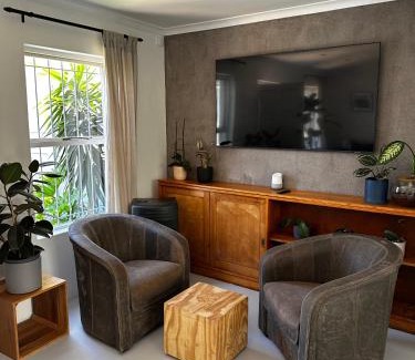 Blouberg Rise Casa | Wood fired Hot Tub-Relaxing Escape