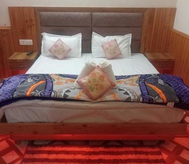 Dalhousie Casa | Wood valley homestay