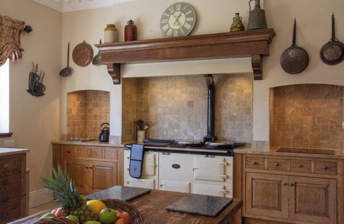 Llanhennock Casa | Woodbank House