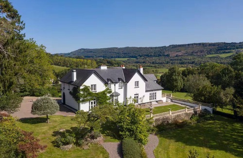 Llanhennock Casa | Woodbank House