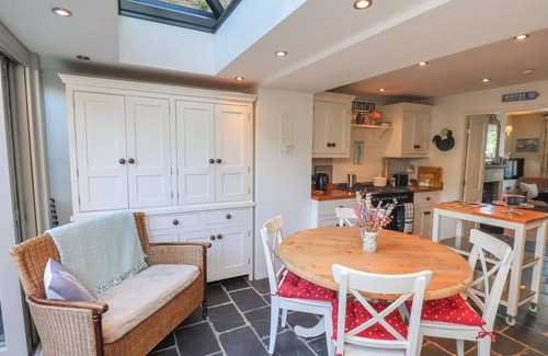 Sandsend Cabaña | WOODBINE COTTAGE, pet friendly, character holiday cottage in Sandsend