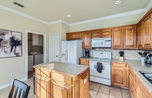 Fort Worth Casa | Woodchase Home- 4 Bedrooms