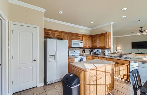 Fort Worth Casa | Woodchase Home- 4 Bedrooms