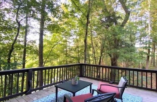 Rock Island Cabina | Wooded Cabin on Rocky River