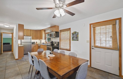 Front Royal Cabina | Wooded + Rustic Hideaway Minutes From River, Natl/State Parks, Hiking & Wineries