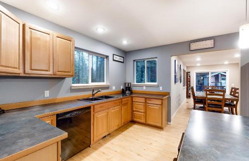 Sandpoint Casa | Wooded Wonder