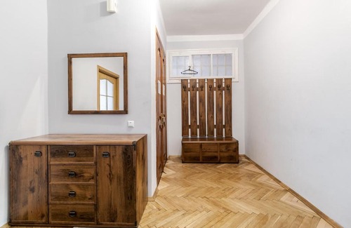 Lviv City Center Apartamento | Wooden Apartment