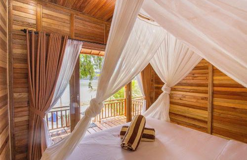 Ceningan Island Complejo | Wooden Beach Sunset Cottages