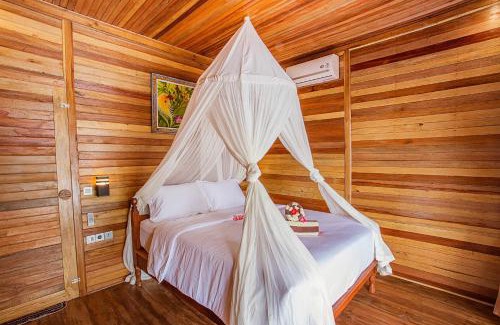 Ceningan Island Complejo | Wooden Beach Sunset Cottages