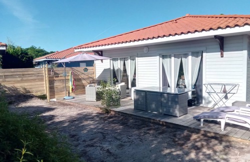 Parentis-en-Born Casa | Wooden chalet near lake and ocean