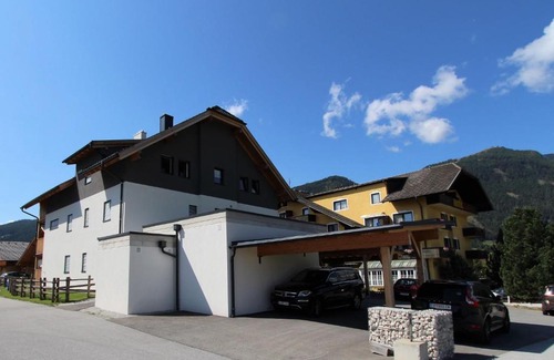 Mauterndorf Chalet De Esquí | Wooden chalet in Mauterndorf near Cross Country Meadows