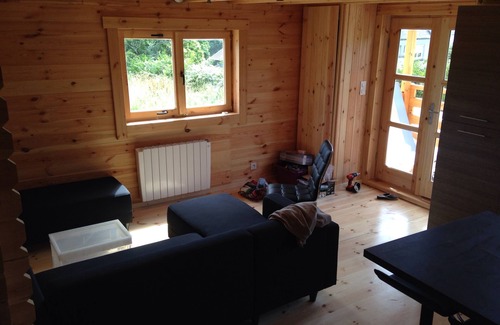 Roscanvel Chalet De Esquí | Chalet de madera con vistas al mar.