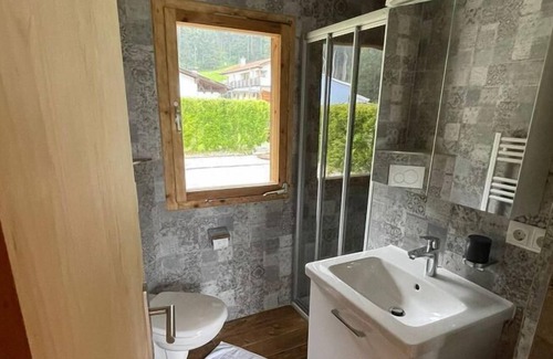 Schwaz Casa | Casa de vacaciones de madera en Pill con terraza