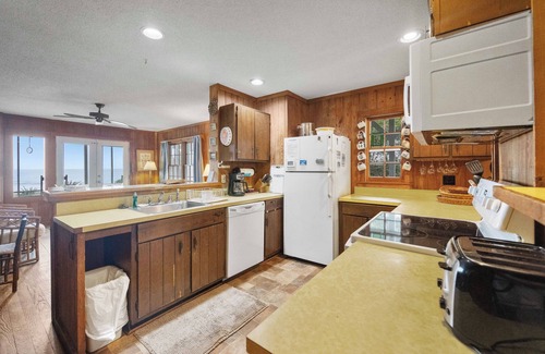 Pawleys Island Casa | Wooden Shoe - Oceanfront, 2 Bedrooms