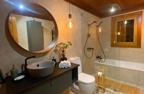 Alcanena Casa | Wooden Twin Room