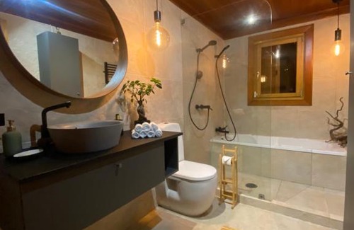 Alcanena Casa | Wooden Twin Room