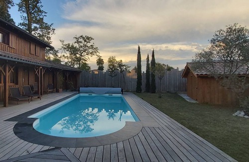 Leognan Casa | Wooden villa with swimming pool