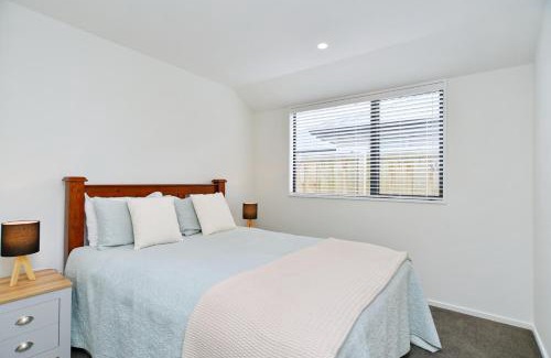 Woodend Casa | Woodend Getaway Haven - Christchurch Holiday Homes