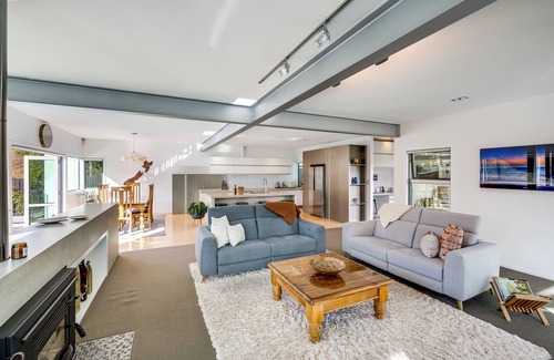 Havelock North Casa | Woodford Views - Havelock North Holiday Home