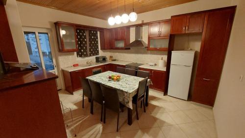 Markopoulon Apartamento | WoodHouse