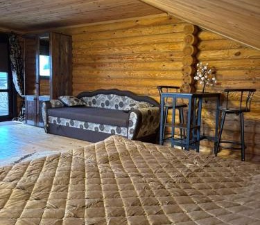 Volyn Oblast Casa | Woodhouse Svitiaz
