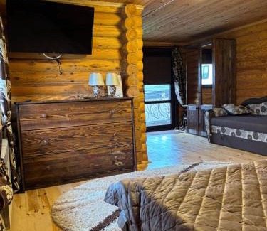 Volyn Oblast Casa | Woodhouse Svitiaz