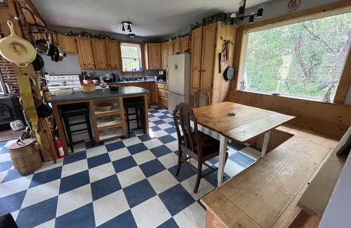 Keswick Ridge Alquiler De RV | Woodland Bell Tent, Glamping near Fredericton, NB!