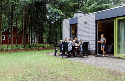 Epe Casa | Veluwe Bungalow With Cozy Fireplace