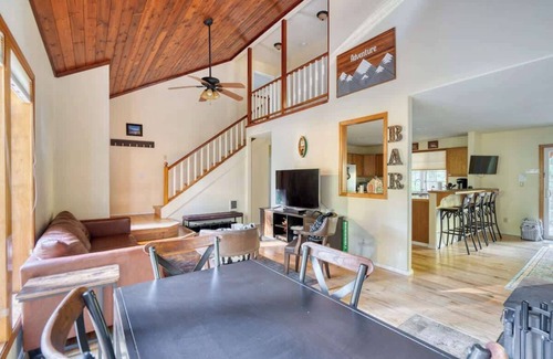 Zigzag Casa | Woodland Cabin Hot Tub Dogs Welcome