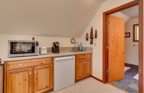 Tahoe Woods Apartamento | Woodland Hideaway: 0 BR, 1 BA Apartment in Tahoe City, Sleeps 4