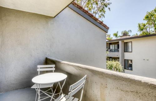Warner Center Apartamento | Woodland Hills 1BR w Pool Gym nr Warner Center LAX-697