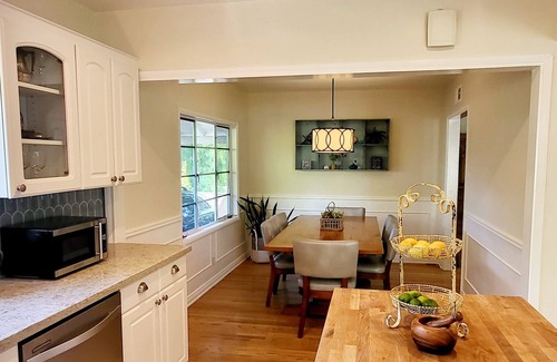 Woodland Hills Cabaña | Woodland Hills Cottage on beautiful 1/4 acre property