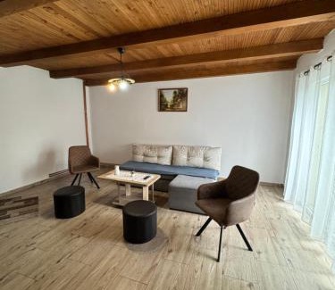 Sincraieni Casa | Woodland house