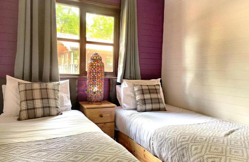Llanybri Cabina | Woodland Lodge’s St Clears