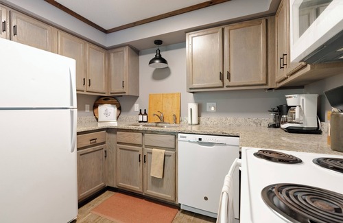 Alexander Casa | Woodland Retreat - 15 min to DT Asheville